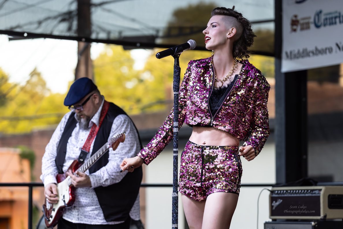 Photo Gallery - The Claudettes